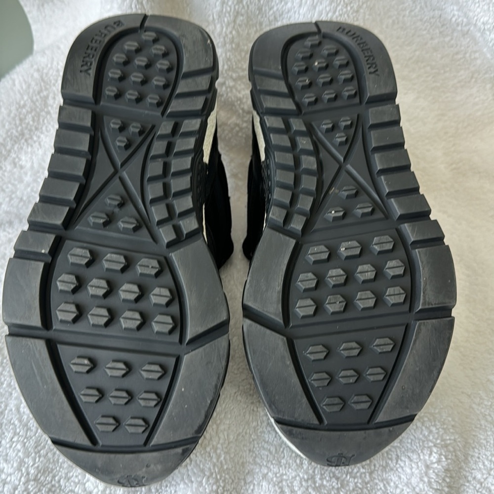 Burberry Mesh Nubuck Union Low-Top Sneakers. Size 36 Black - Picture 4 of 4
